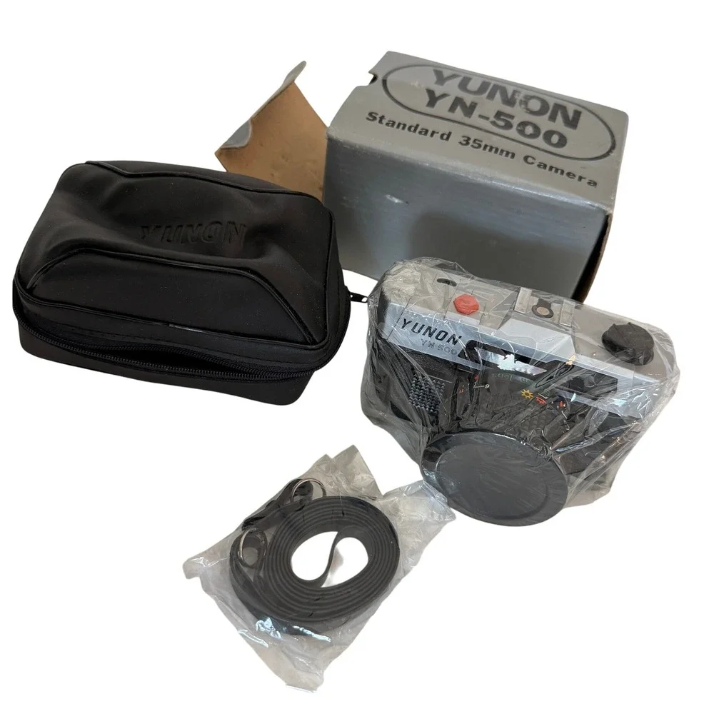 Yunon YN-500 Standard 35mm Film Camera Vintage Silver Black with Case and Box
